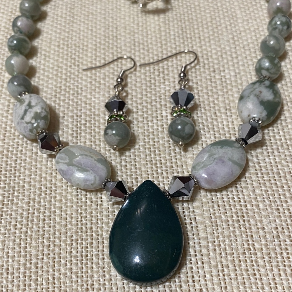 Elegant 19” Dragon blood jasper & Peace Jade gemstone Necklace and Earring Set